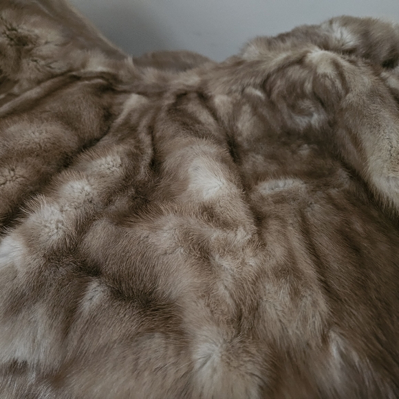 Vintage Mink Fur Capelet Cropped Fur Jacket | Light Brown | Old Hollywood - Picture 10 of 15